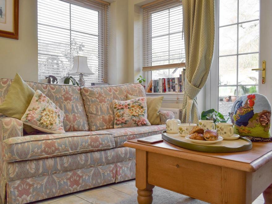 The But N' Ben - 28139