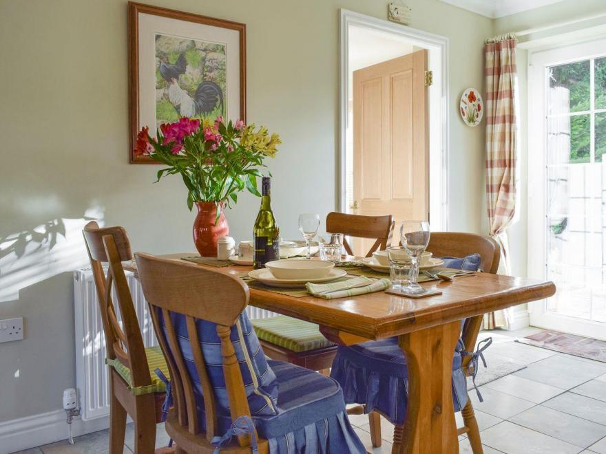 The But N' Ben - 28139