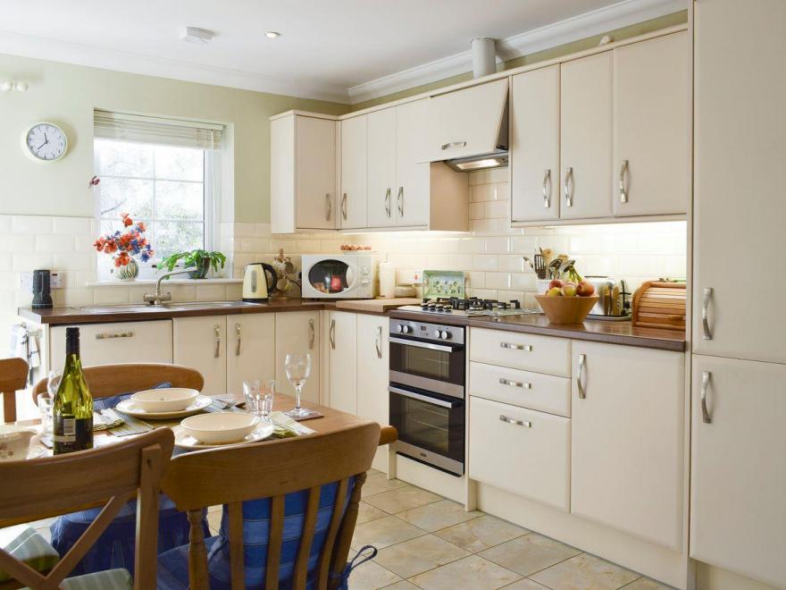 The But N' Ben - 28139