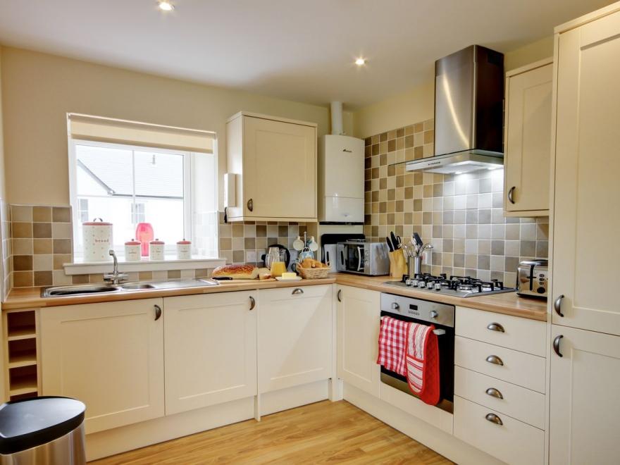 Peregrine Cottage - 27938