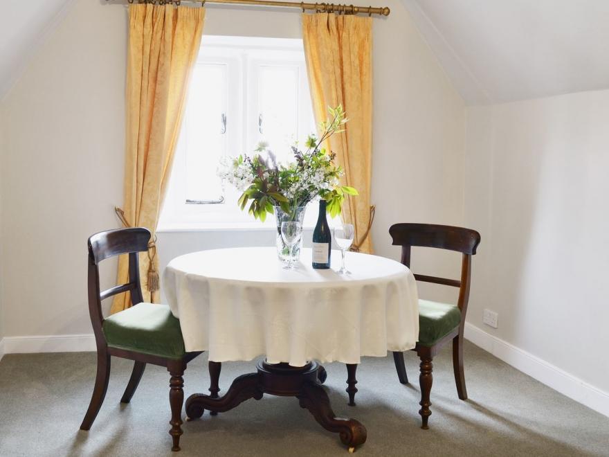 Woodfield Manor Apartment 1