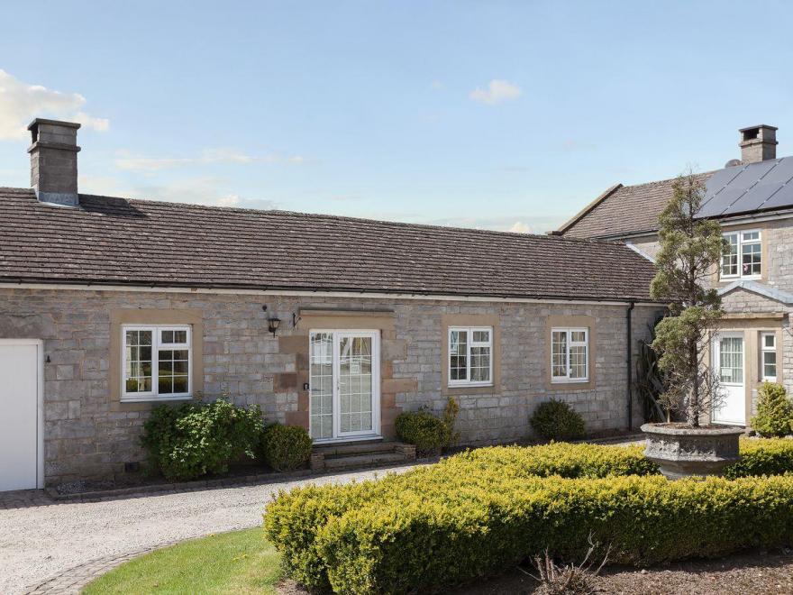 Ash Cottage  - 18984