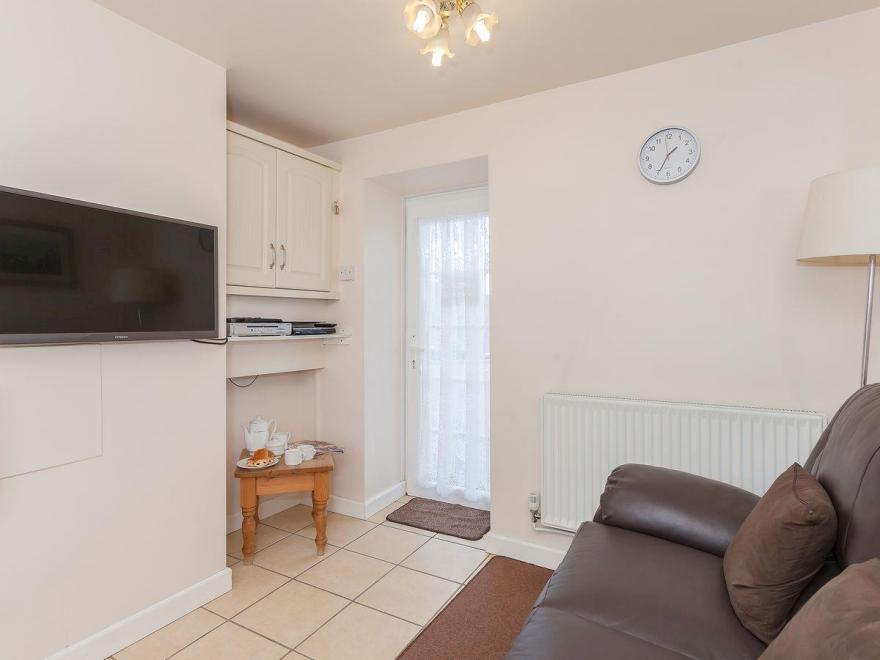 Cherry Cottage - 24824