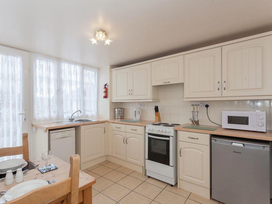 Cherry Cottage - 24824