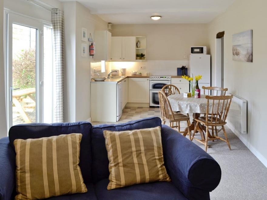 Drakes Cottage - DFZ