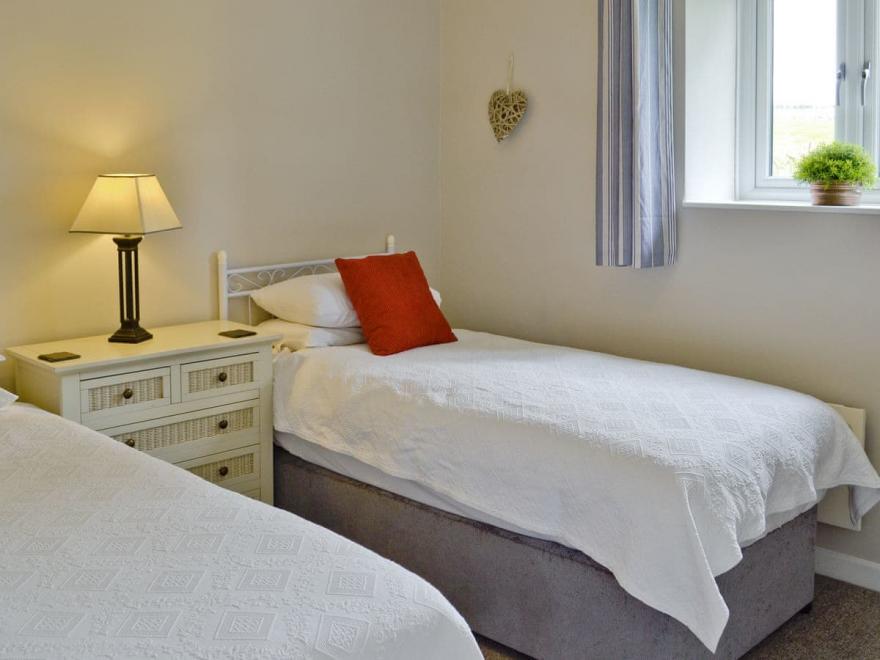 Drakes Cottage - DFZ