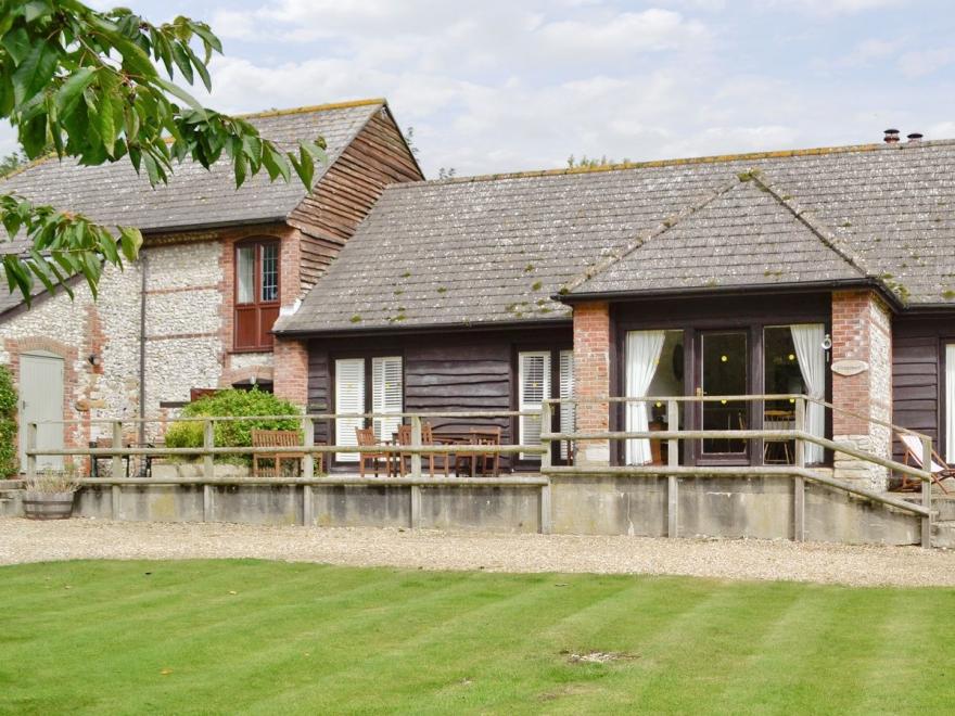 Huntsman's Cottage - DGJ