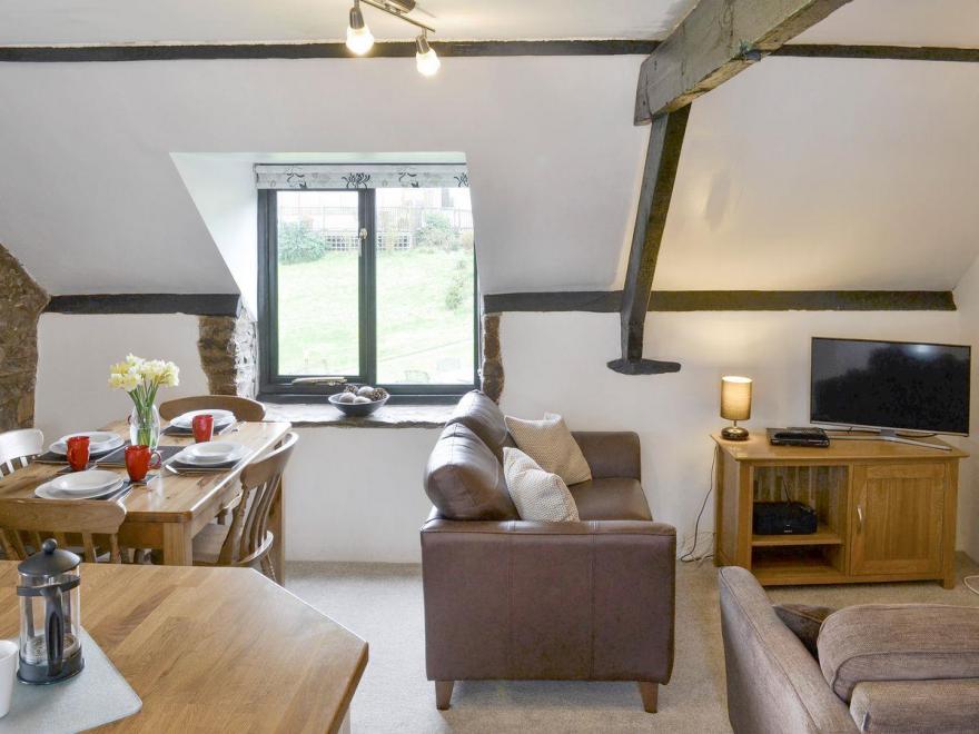 Swallow Cottage - FKJ