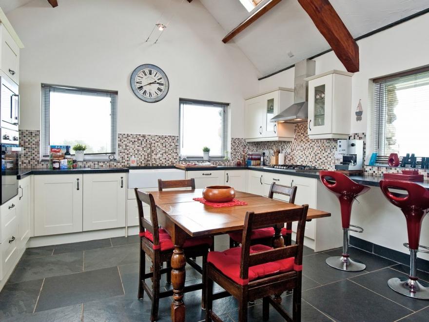 The Old Cow Shed - OK7