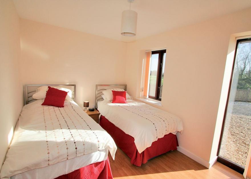 Russet Cottage - E4678