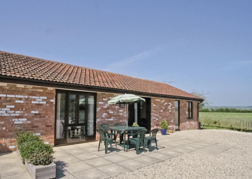 Russet Cottage - E4678