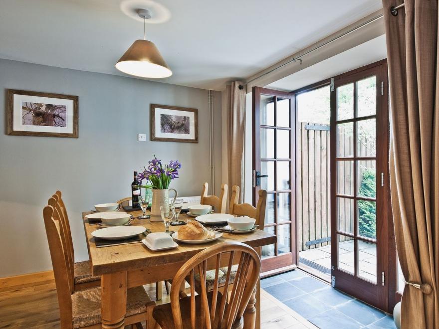 Three Horseshoes Cottage