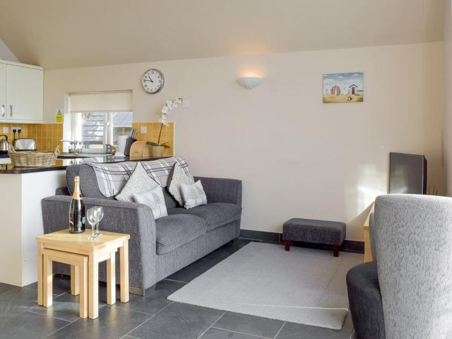 Pendine Hillside Apartment