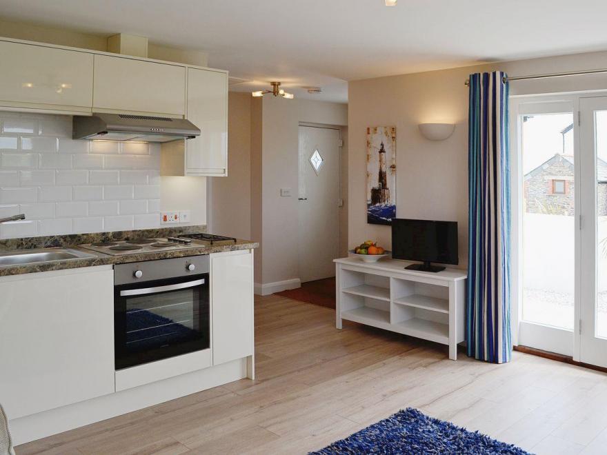 Swallow Cottage - UKC305