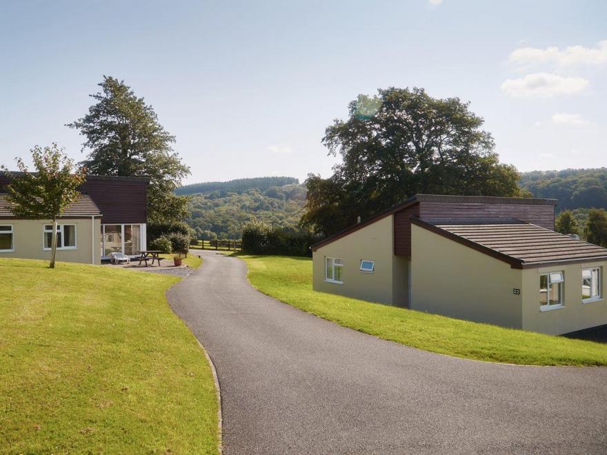 Bungalow 18 - Blackthorn