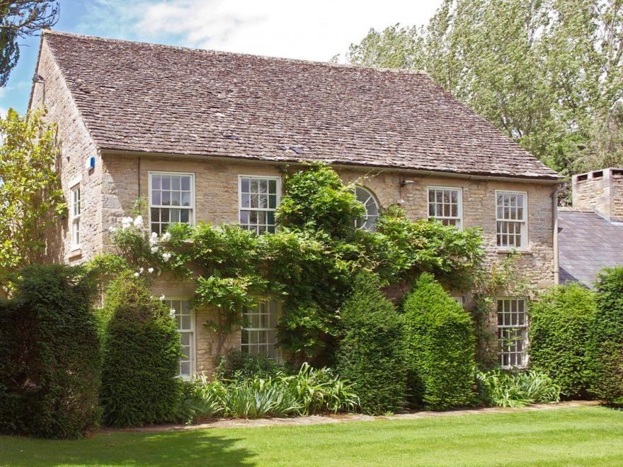 Weir House - UKC1149