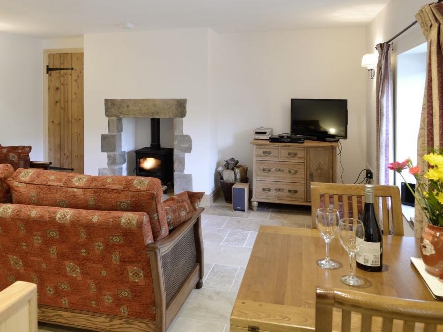 1 Swallowholm Cottages