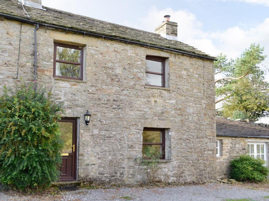 1 Swallowholm Cottages