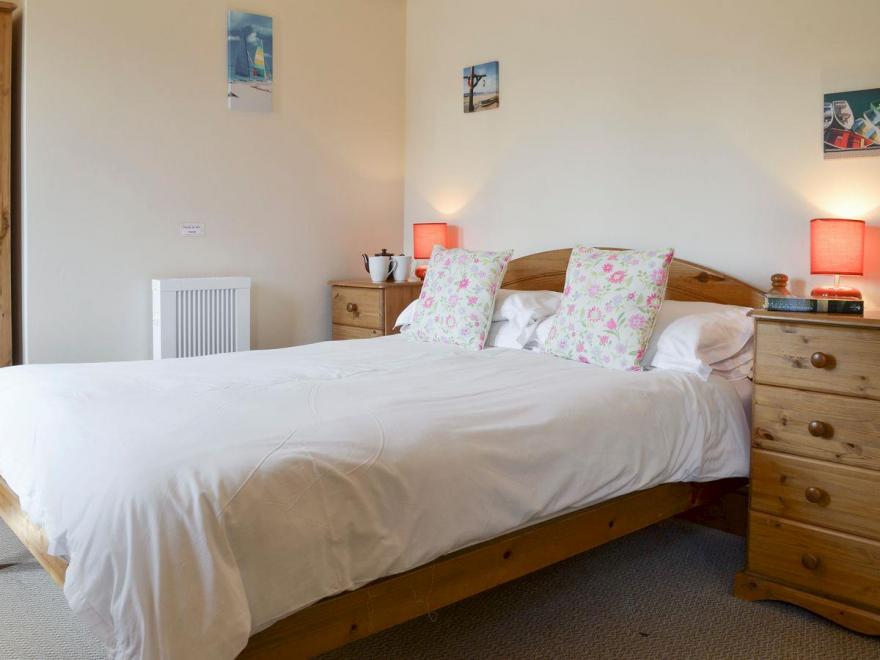 Halcyon Cottage -UKC2099