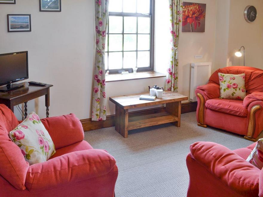 Old Nog Cottage-UKC2101