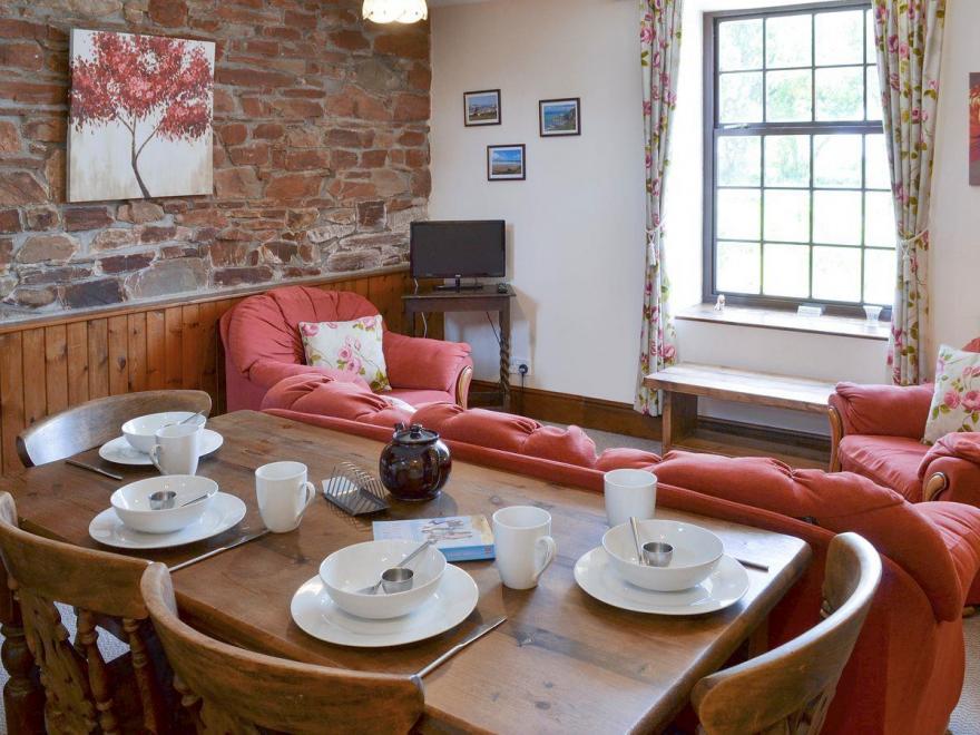 Old Nog Cottage-UKC2101