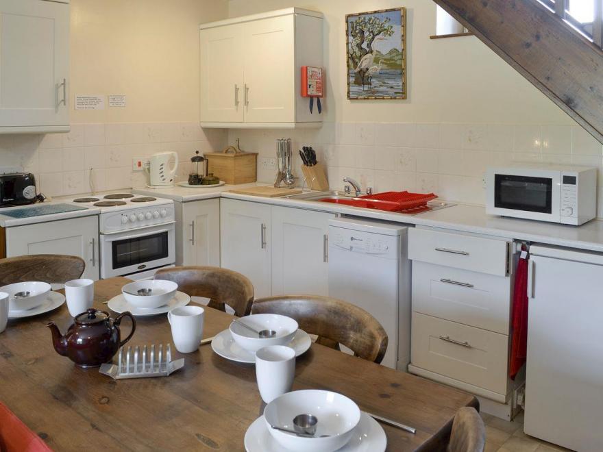 Old Nog Cottage-UKC2101