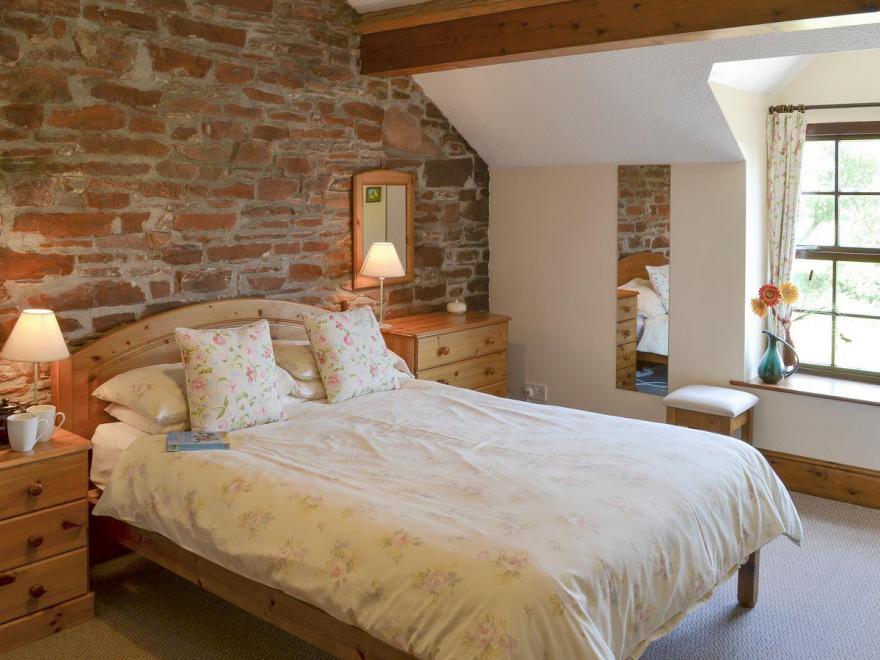 Old Nog Cottage-UKC2101