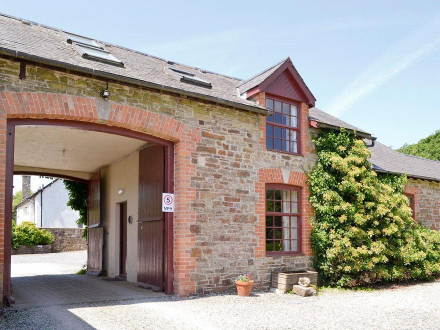 Old Nog Cottage-UKC2101