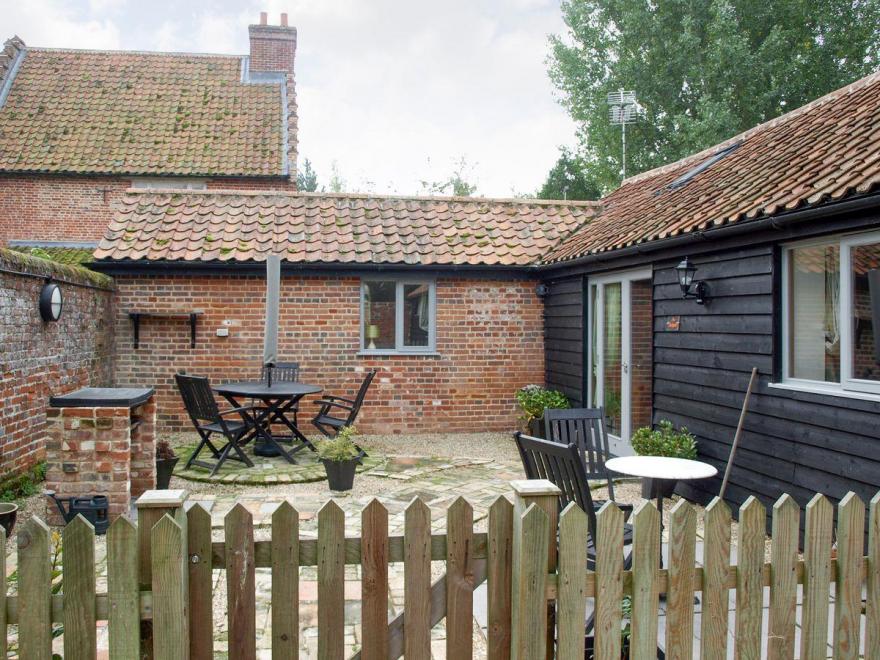 The Courtyard-UKC2188