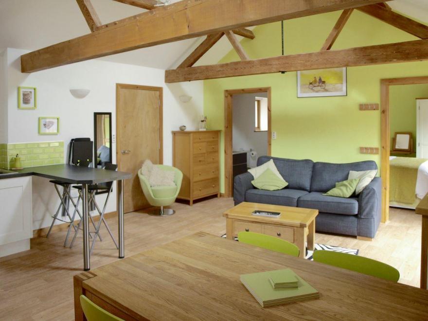 The Courtyard-UKC2188