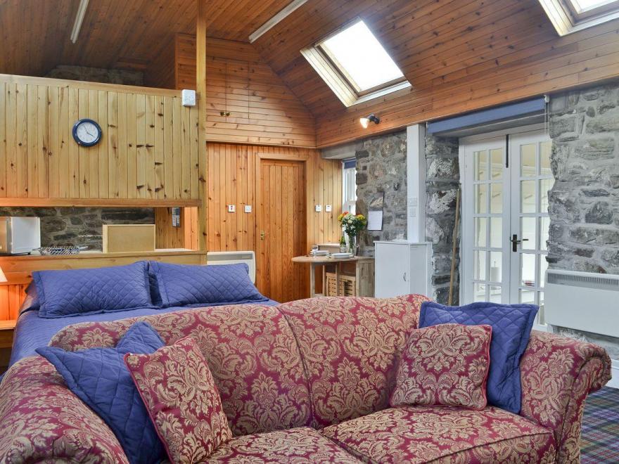 Glacour Studio Cottage