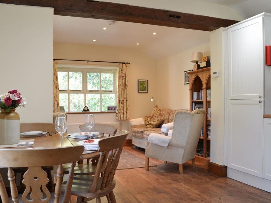 Cottage In The Pond W43212