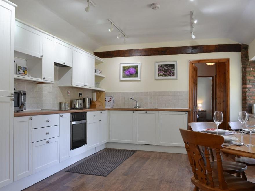 Cottage In The Pond W43212