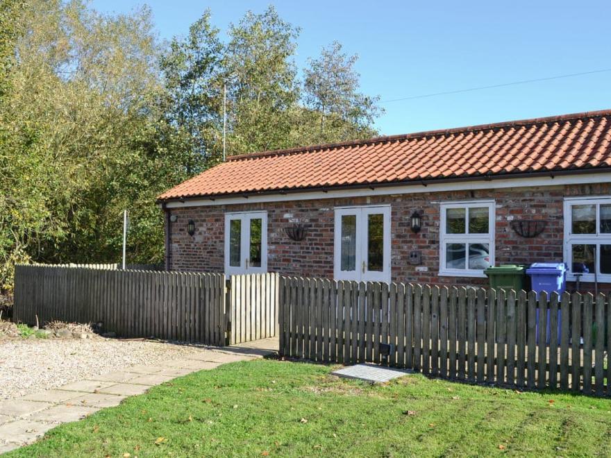 Cottage In The Pond W43212