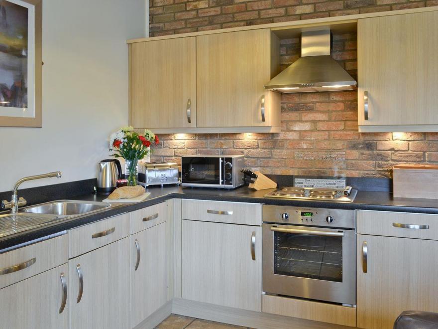 Hampshire Cottage - 23051