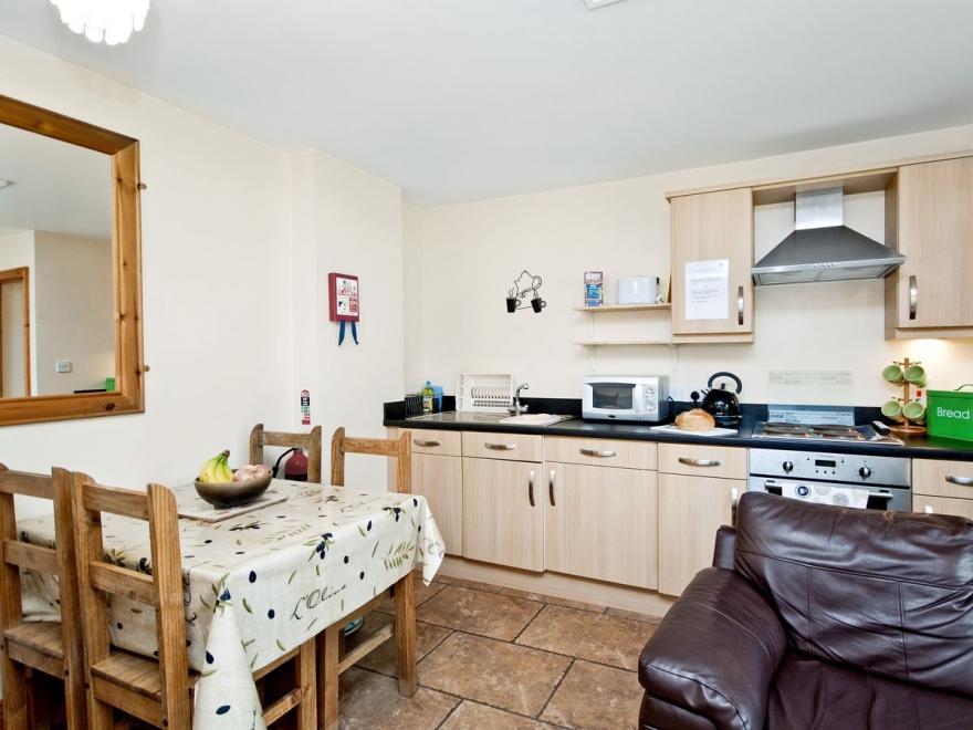 Cobble Cottage - W41945