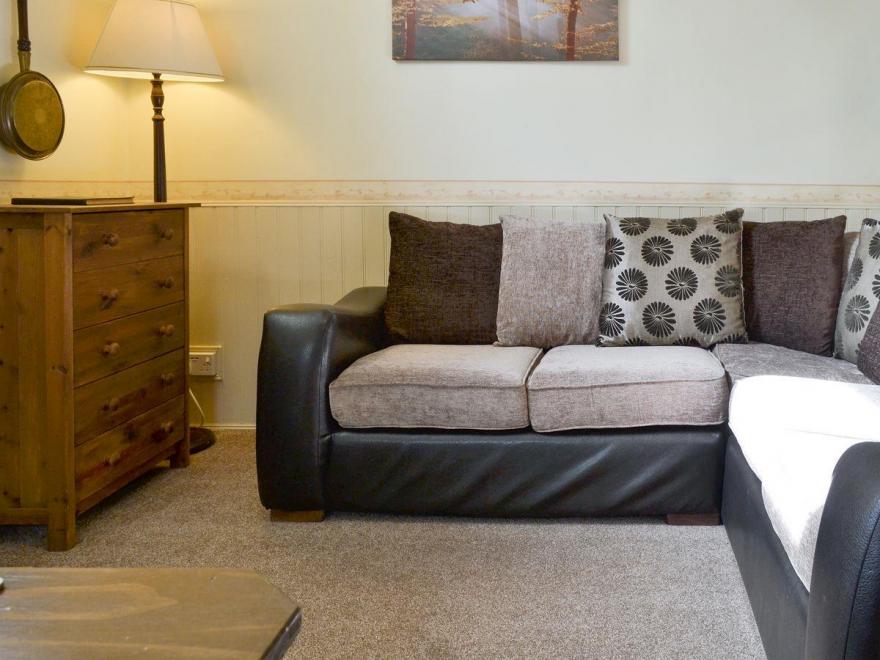 Oak Cottage - W42397