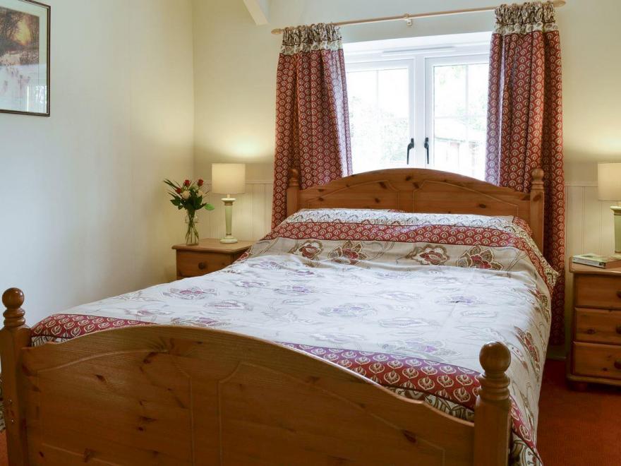 Oak Cottage - W42397