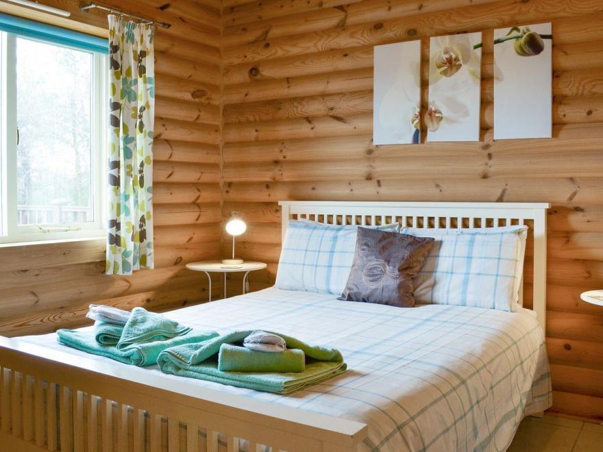 Pheasant Lodge-W43009