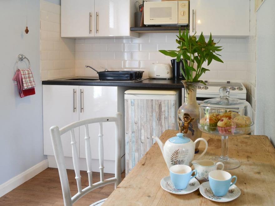 Garden Cottage - W44289