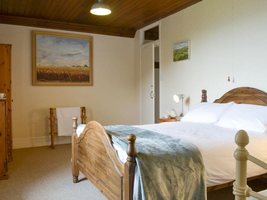 Wildrose Penthouse - W44290