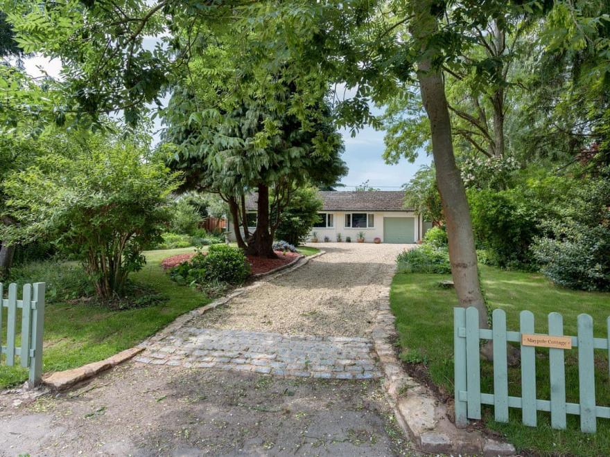 Maypole Cottage