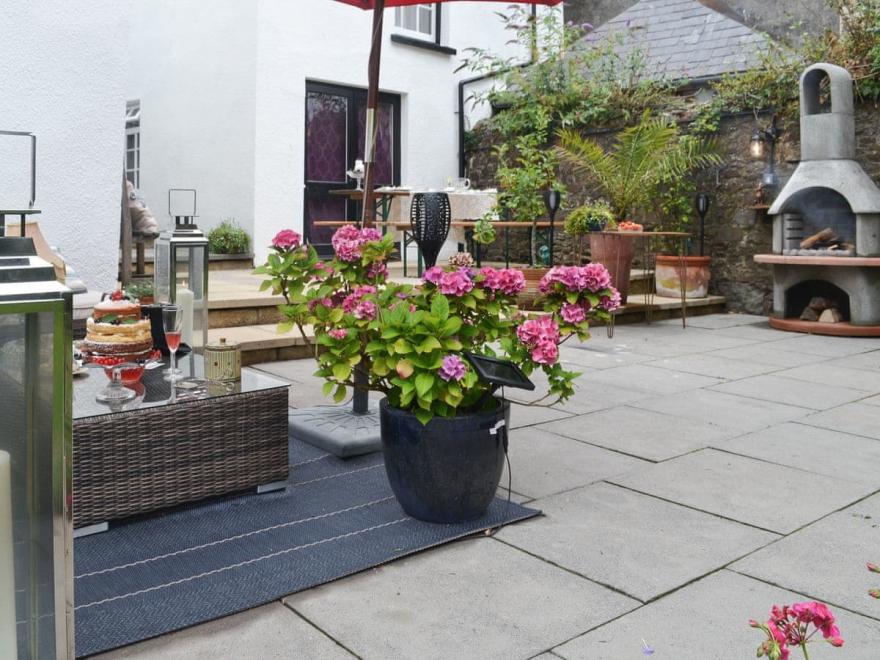 The House of Black and White