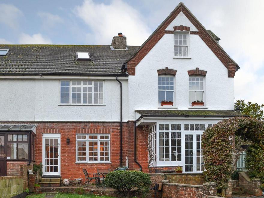 Solent Sea View Coastguard Cottage