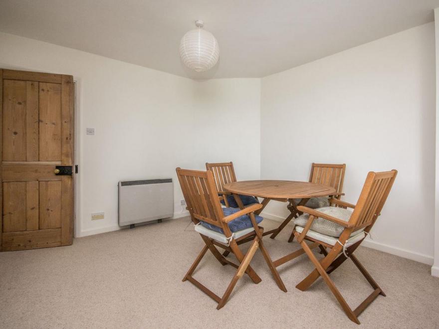 7 Coastguard Cottage