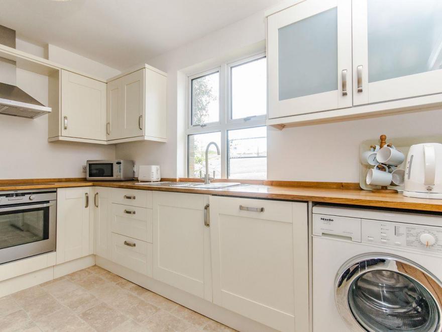 7 Coastguard Cottage