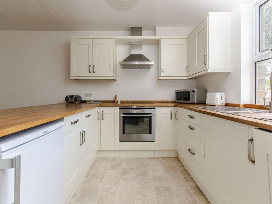 7 Coastguard Cottage