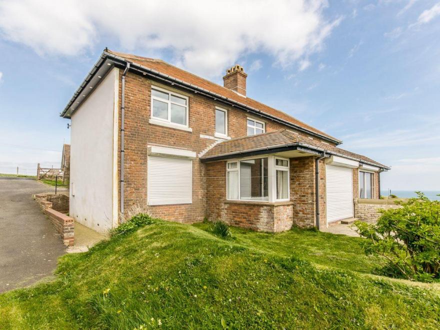 7 Coastguard Cottage