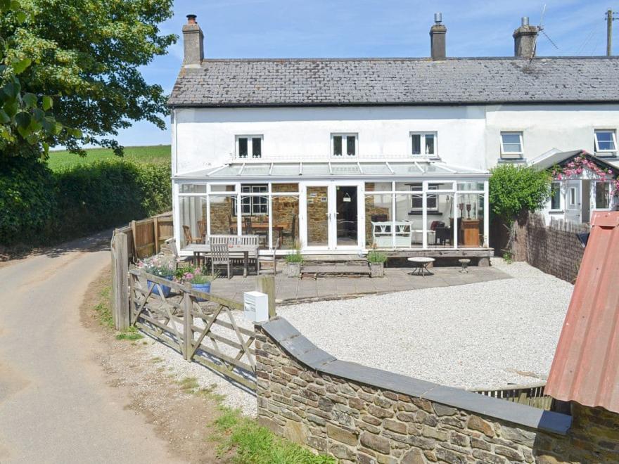 Tythecombe Lake Cottage