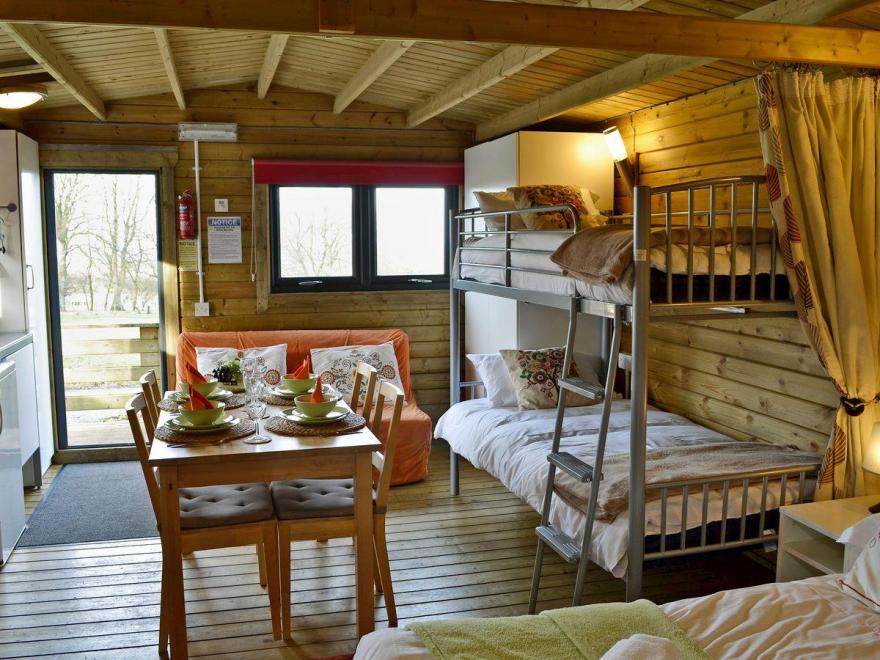 Kestrel Cabin - UK1246